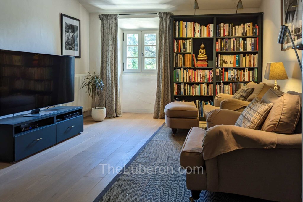 TV den upstairs