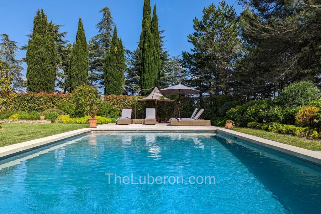 Pool in Ansouis