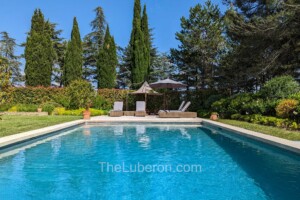 Pool in Ansouis