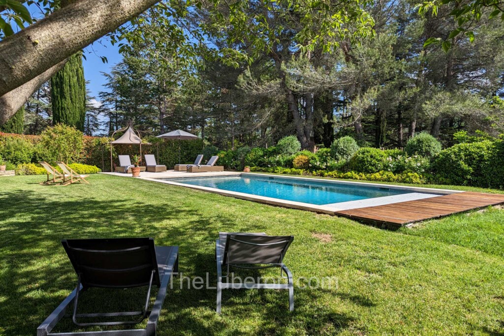 Pool area in Provence villa